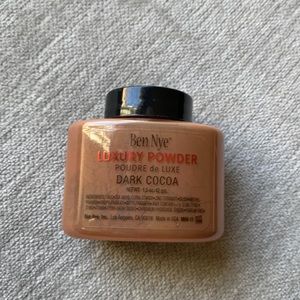 Ben Nye Luxury Powder in Dark Cocoa